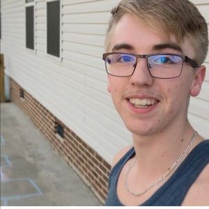 Meet your Posher, Chase